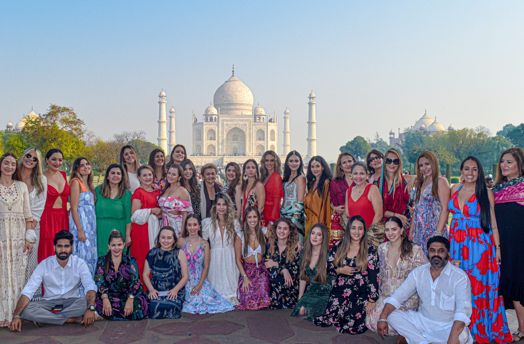 Grupo de viajeras de Mariposa Travels en el Himalaya