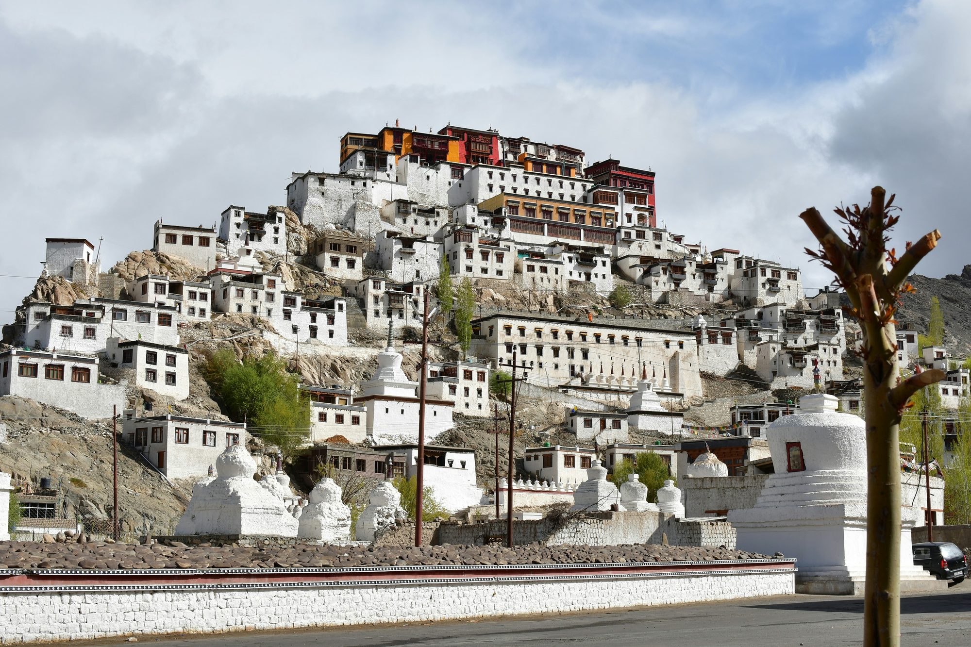 Grupo de viajeros en Leh-Ladakh, el Tíbet Indio