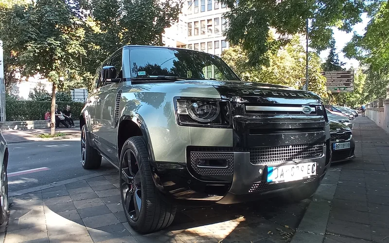 Land Rover Defender — transporte privado con chofer en la India