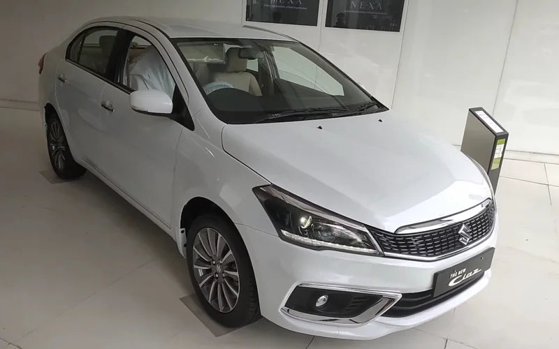 Maruti Ciaz — transporte privado con chofer en la India