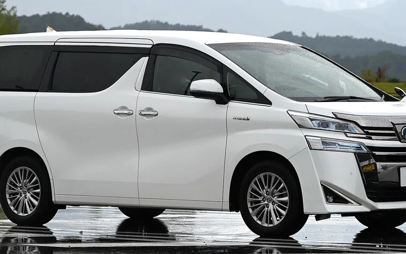 Toyota Vellfire — transporte privado con chofer en la India