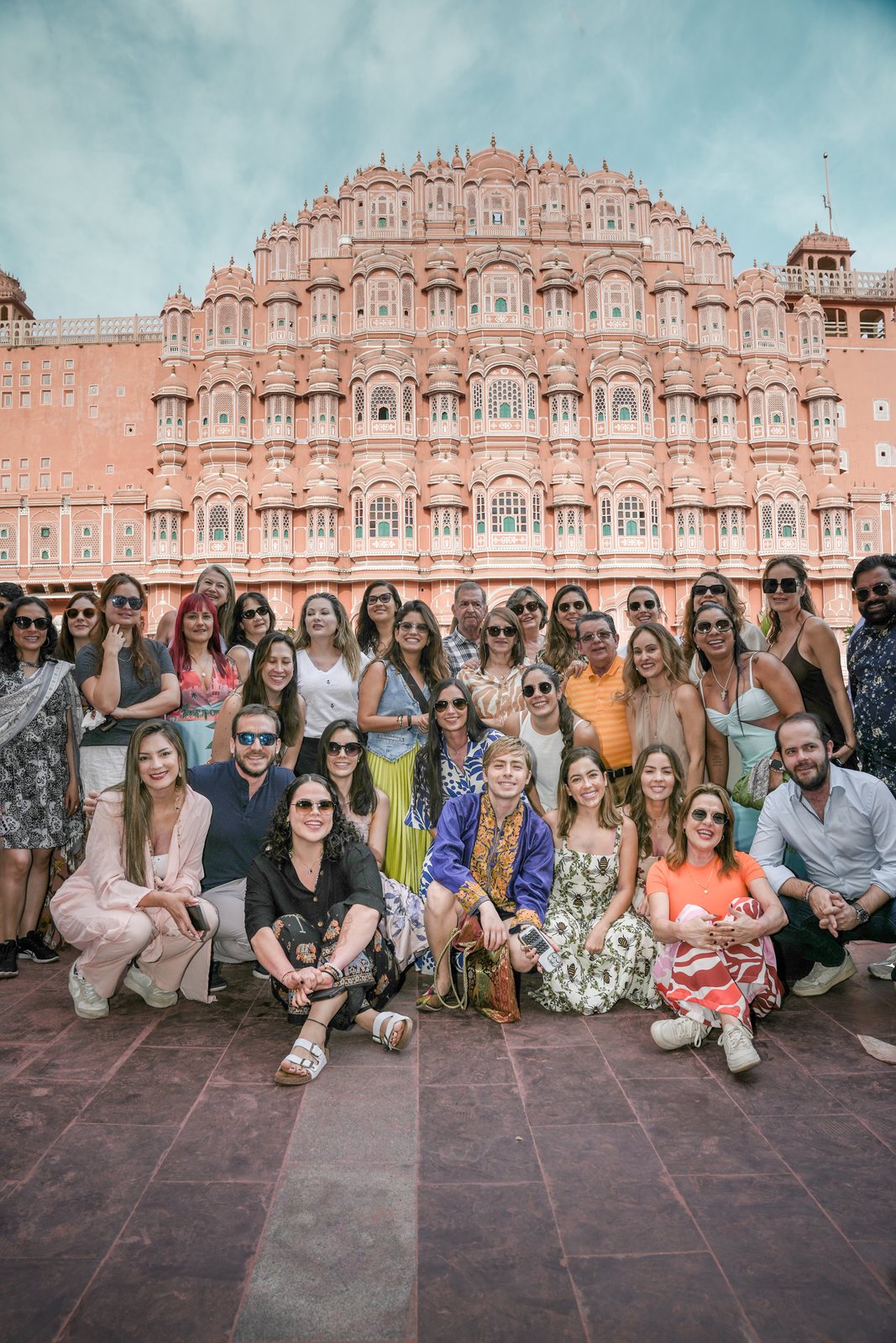 Grupo de viajeros ante el Hawa Mahal, Jaipur