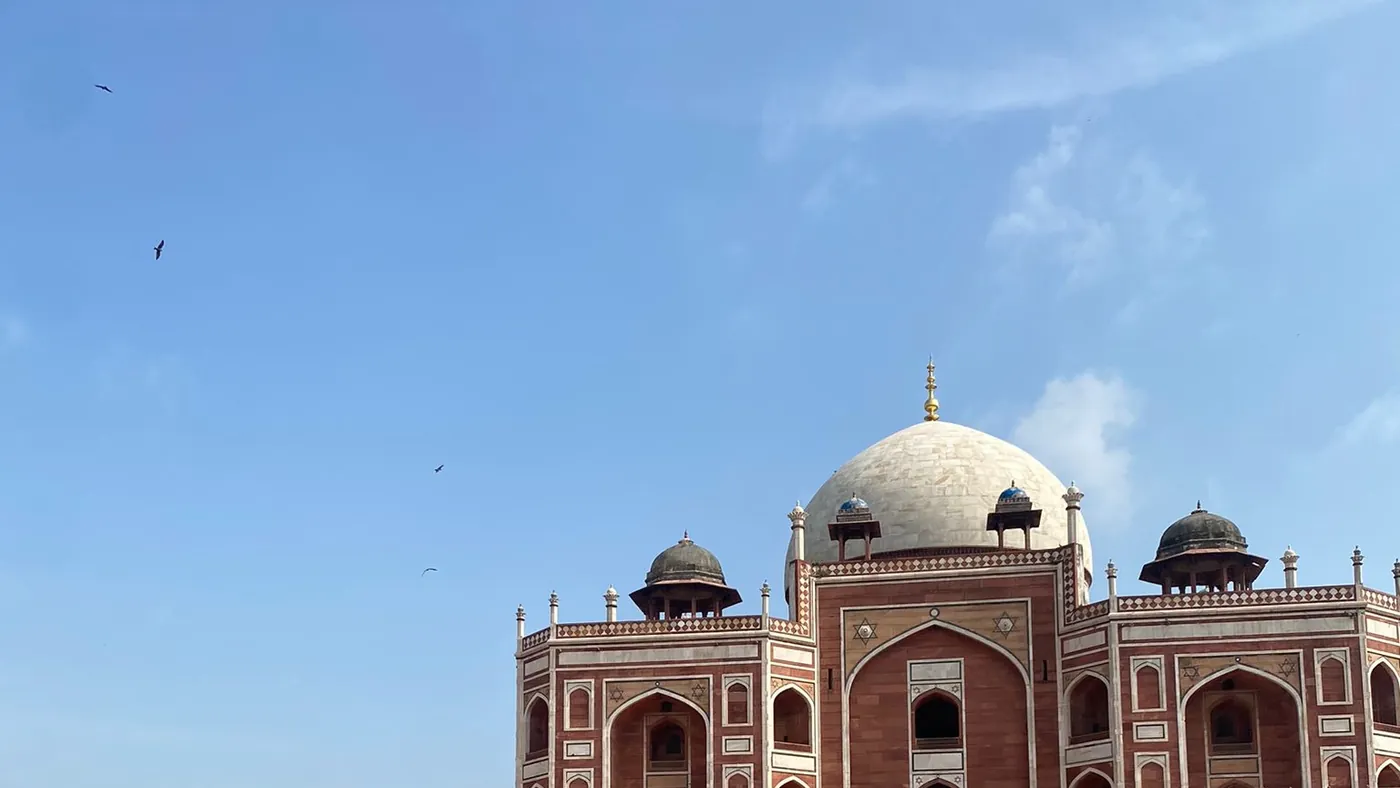 La tumba de Humayún en arenisca roja, Delhi