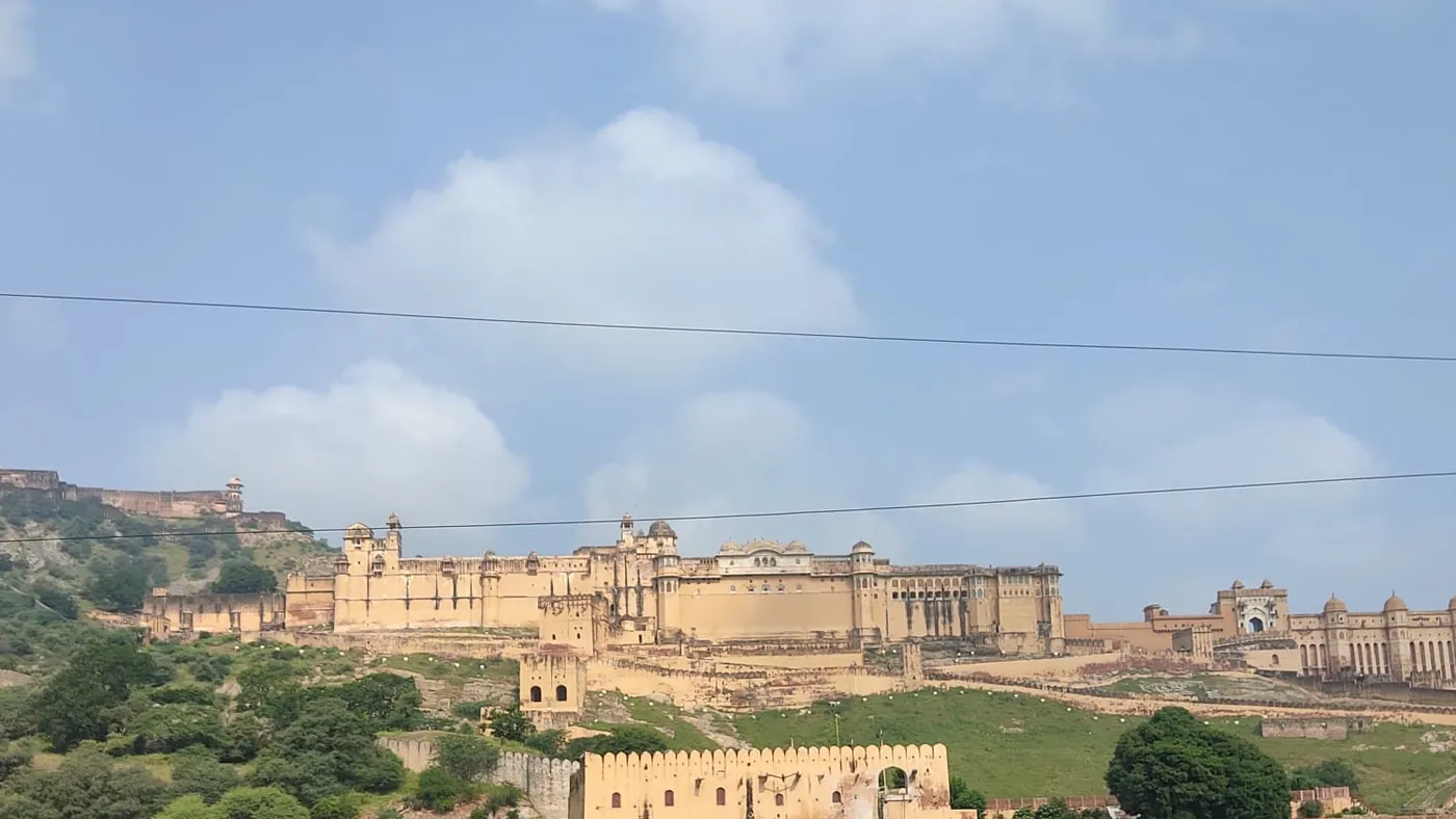 El Fuerte Amber reflejado en el lago Maota, Jaipur